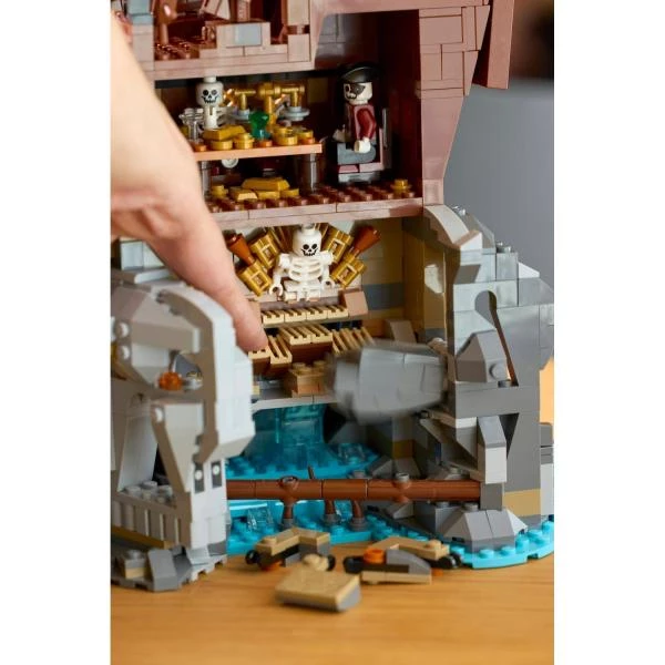 LEGO Ideas 21363 - Image 17/21