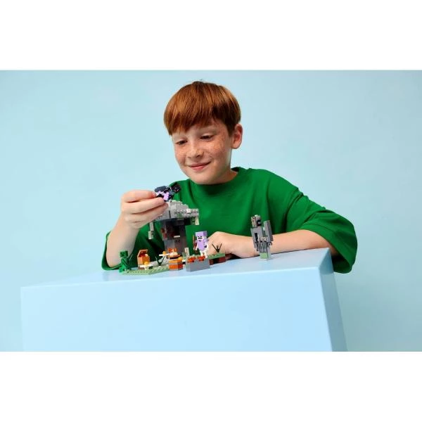 LEGO Minecraft 21586 - Image 8/12
